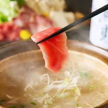 Tuna and green onions hotpot