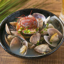 Shellfish steamed with sake