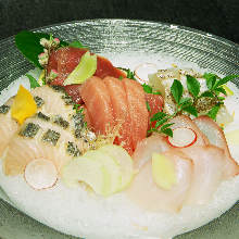 Assorted sashimi