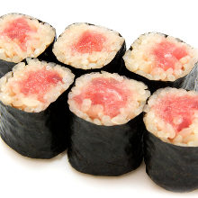 Negi toro (minced tuna with green onions) sushi rolls