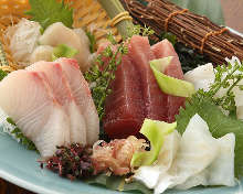 Assorted sashimi