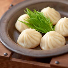 Xiaolongbao (soup dumplings)