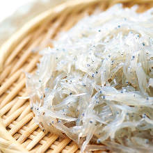 Whitebait with grated daikon