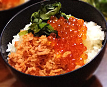 "Oyako" salmon roe and Japanese salmon rice bowl