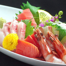 Assorted sashimi