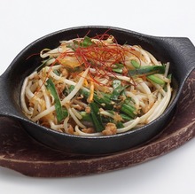 Stir-fried bean sprouts