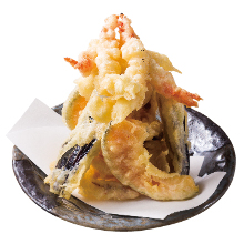 Assorted seafood tempura