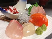 Assorted sashimi