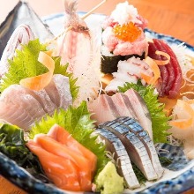 Assorted sashimi