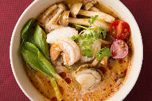 Tom yum goong ramen