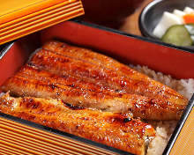 Eel served over rice in a lacquered box