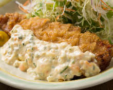 Fried chicken with vinegar and tartar sauce