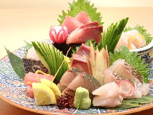 Assorted sashimi