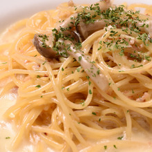 Pasta with mushroom cream sauce