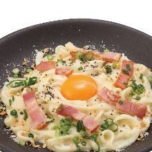 Flat noodle carbonara