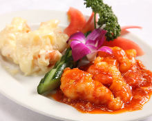 Stir-fried shrimp in chili sauce