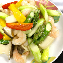 Stir-fried shrimp and asparagus