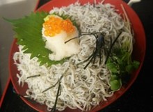 Baby sardine rice bowl