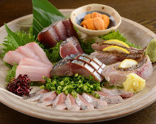 Assorted sashimi