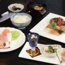 2,783 JPY Course (8 Items) 2,783 JPY Course (8 Items)