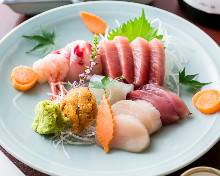 Assorted sashimi