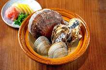 Shellfish steamed with sake