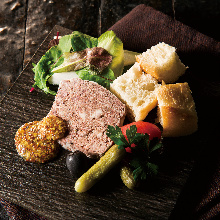 Pate de campagne (French country-style pate)