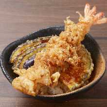 Rice bowl with squid tempura