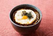 Buckwheat noodles with a raw egg and grated yam