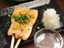 Grilled fatty salmon belly