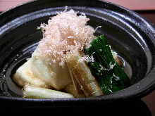 Deep-fried tofu in broth