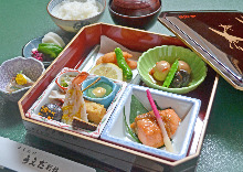 1,300 JPY Set