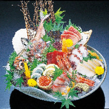 Assorted sashimi