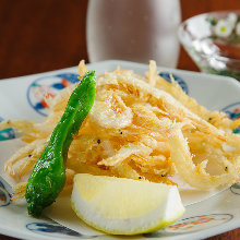 Fried small shrimp