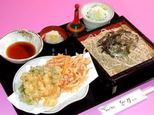 Buckwheat noodles with fried vegetables