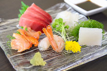 Assorted sashimi