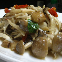 Stir-fried mushroom with butter