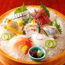 Assorted sashimi