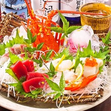 Assorted sashimi