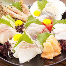 Assorted sashimi