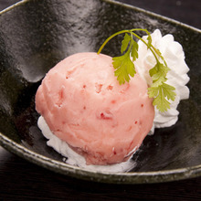 Strawberry ice cream