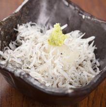 Whitebait with grated daikon