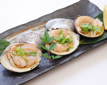 Grilled common orient clams