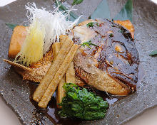 Sea bream head (seasoned and simmered, or salted and grilled)