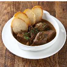 Beef cheek stewed in red wine