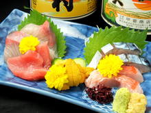 Assorted sashimi