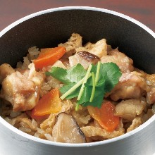 Chicken kamameshi (pot rice)