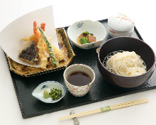 Wheat noodles with tempura