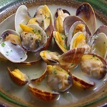 Grilled manila clams with butter