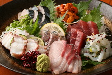 Assorted sashimi